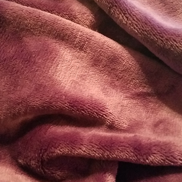 Throw - Picture 3 of 3